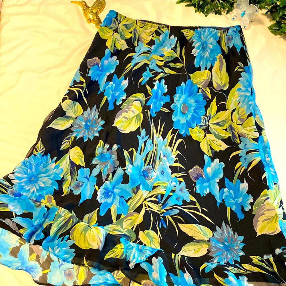 Windridge Cheryl Nash French Floral Sheer Bottom Ruffles Shirt
